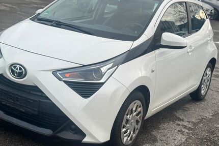 Toyota Aygo (X) 65.000 km 8.990 &euro; Sindelfingen 71065