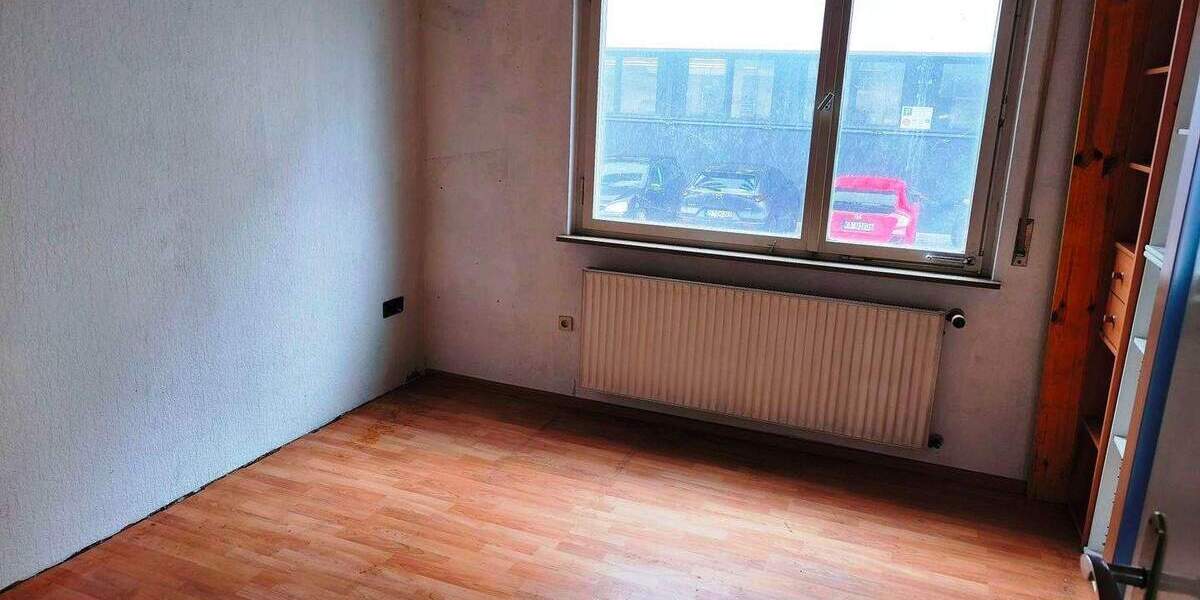 Etagenwohnung Pforzheim Weststadt - 3 Zimmer, 68 m&sup2;, 149.000&euro; | Angebot:25748647