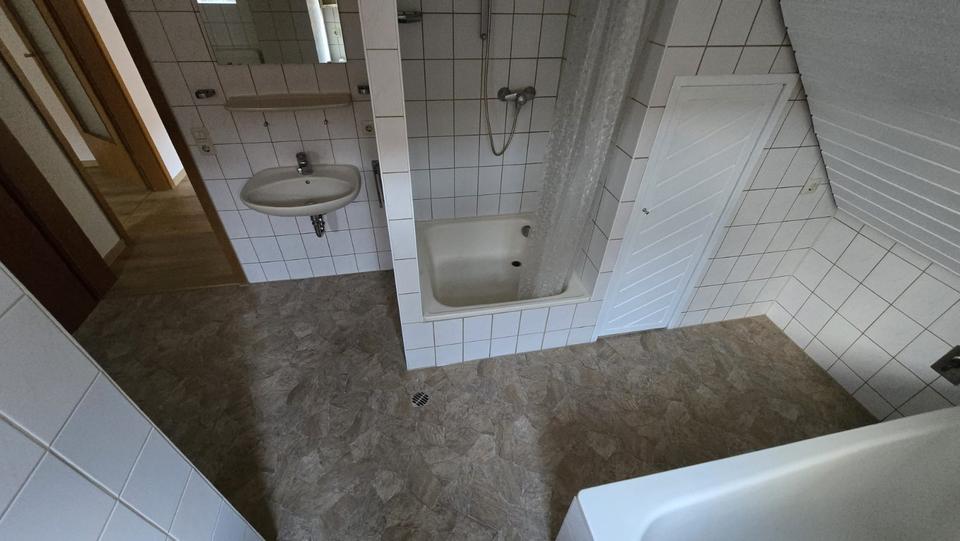 Dachgeschoßwohnung Weil der Stadt - 3 Zimmer, 77 m&sup2;, 750&euro; | Angebot:25802931