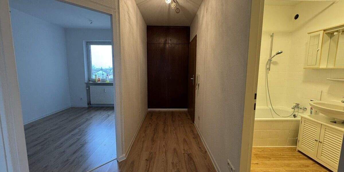 WOHLFÜHLEN LEICHT GEMACHT: Renovierte 3-Zimmer Wohnung mit EBK, Loggia und Stellplatz in Stutensee 3 zimmer