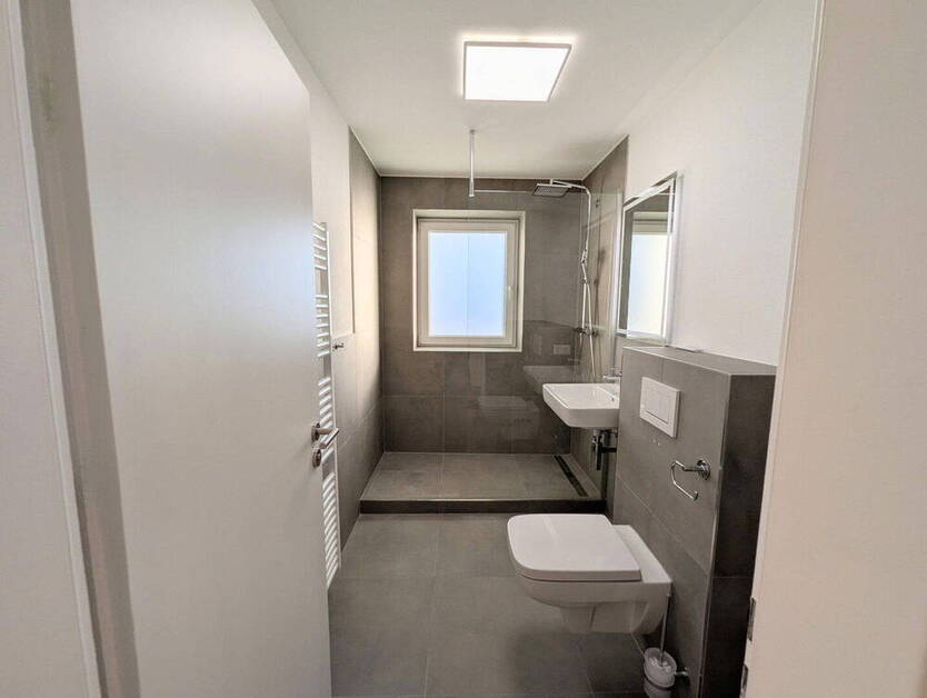 Erstbezug nach Modernisierung - Lichtdurchflutete 2-Zimmer-Wohnung