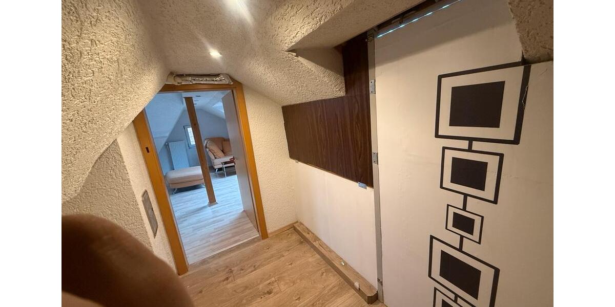 Dachgeschoßwohnung Illingen - 2 Zimmer, 68 m&sup2;, 550&euro; | Angebot:26565137