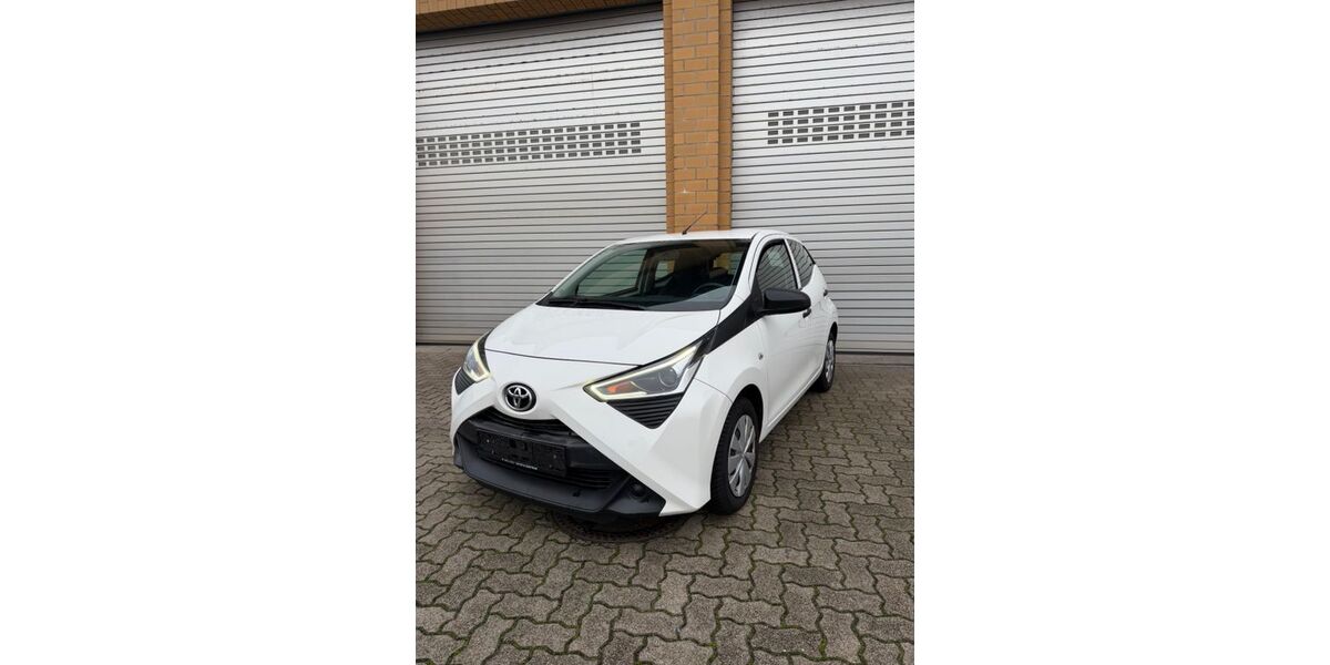 Toyota Aygo (X) 108.000 km 6.900 &euro; Stutensee 76297