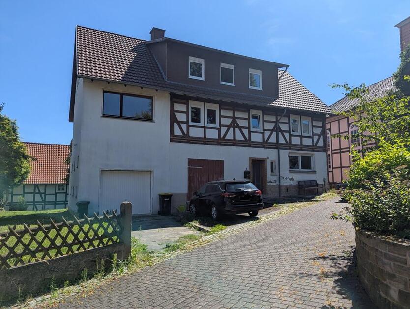 Ruhig gelegen, viel Raum – vielseitiges Haus in Dohrenbach