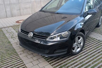 VW Golf 144.000 km 11.750 &euro; Malsch-Völkersbach 76316