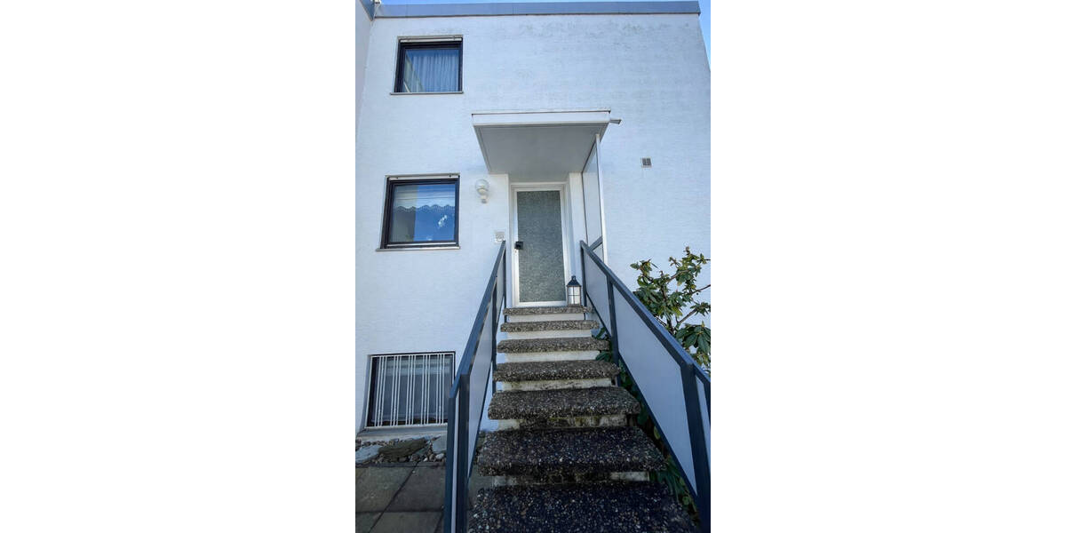 Reihenmittelhaus Pforzheim Eutingen - 4 Zimmer, 110 m&sup2;, 370.000&euro; | Angebot:25997914