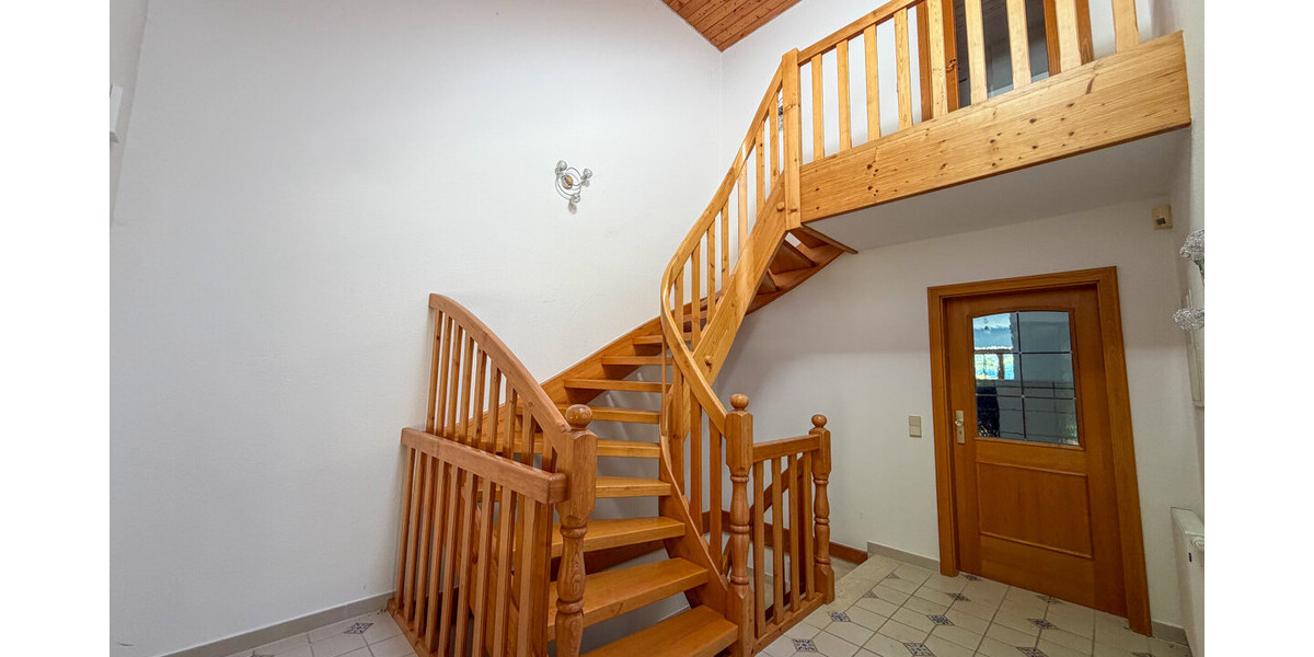 Stadt Villa mit riesigem Garten und Traum Aussicht - Zweifamilienhaus Bad Wildbad Wildbad | Angebot:27371116