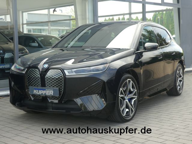 BMW iX 3.680 km 72.400 € Vaihingen / Enz 71665