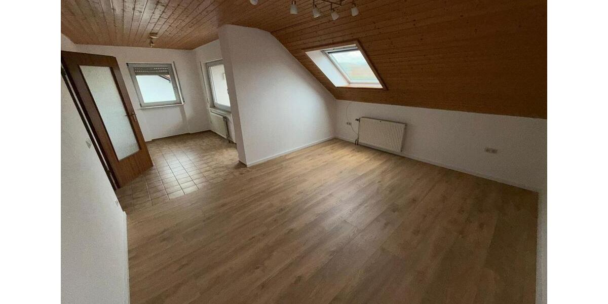 3-Zimmer-DG mit Weitblick in Güglingen – ab sofort zu vermieten 3 zimmer