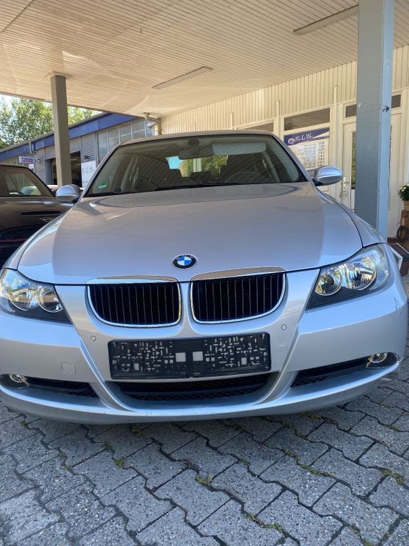 BMW 320 125.000 km 4.400 € Neubulach 75387