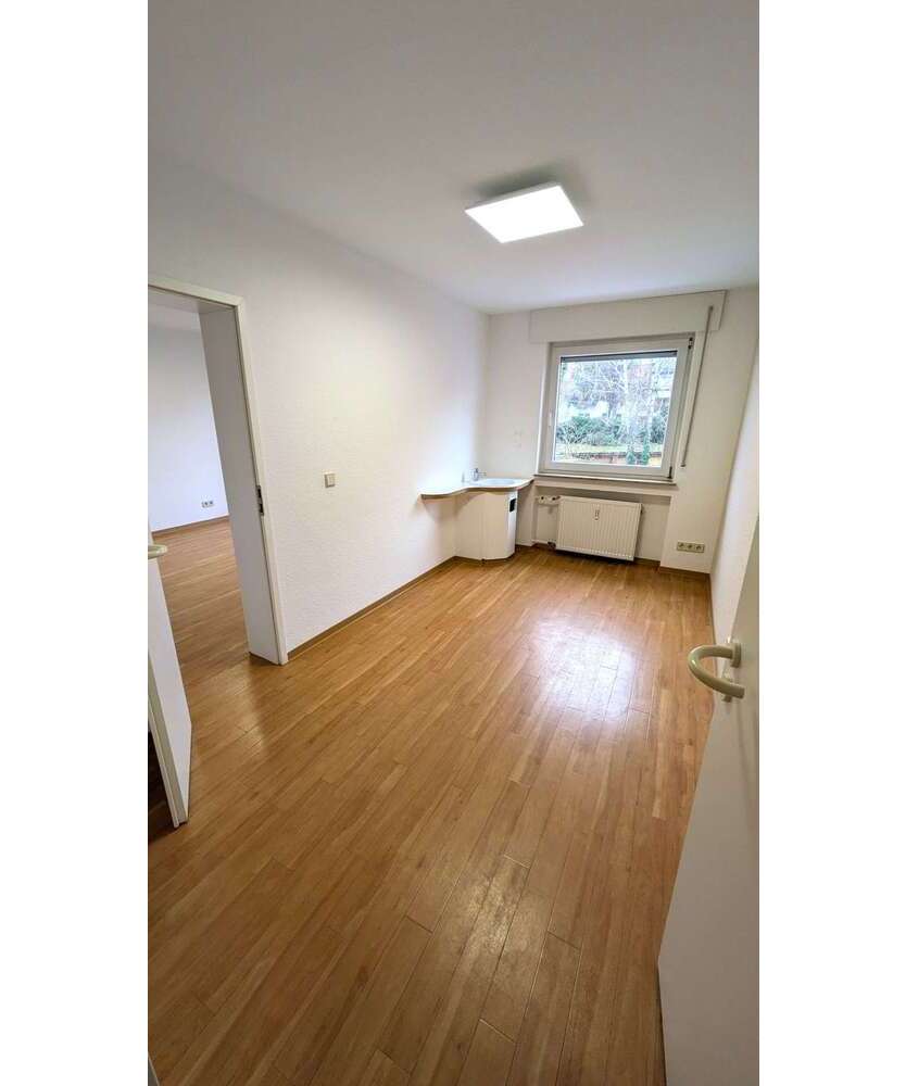 Büro in Ettlingen 1.210 € 110 m²