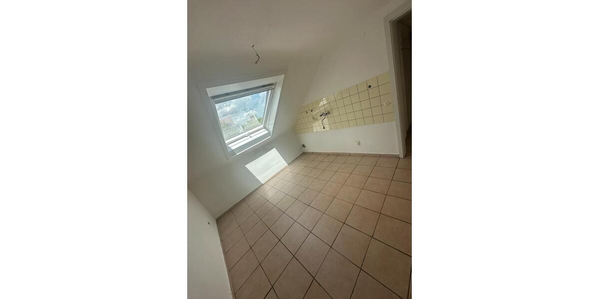 Dachgeschoßwohnung Leonberg - 2 Zimmer, 65 m&sup2;, 800&euro; | Angebot:26673967