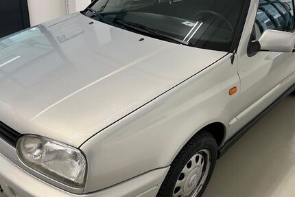 VW Golf 90.426 km 6.690 &euro; LEONBERG 71229