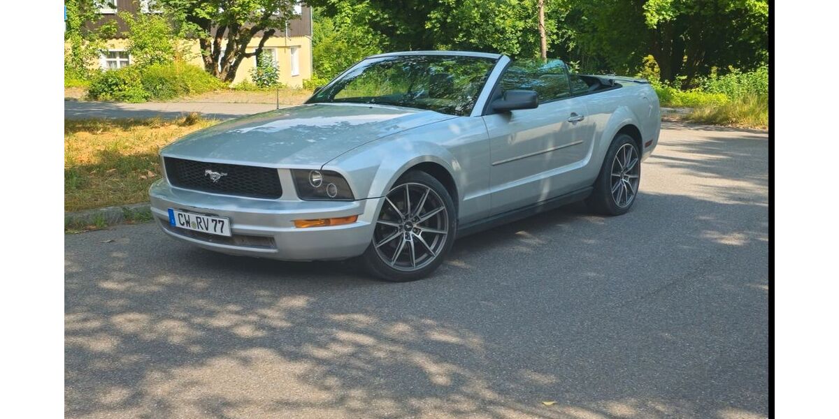 Ford Mustang 152.000 km 12.999 &euro; Höfen an der Enz 75339