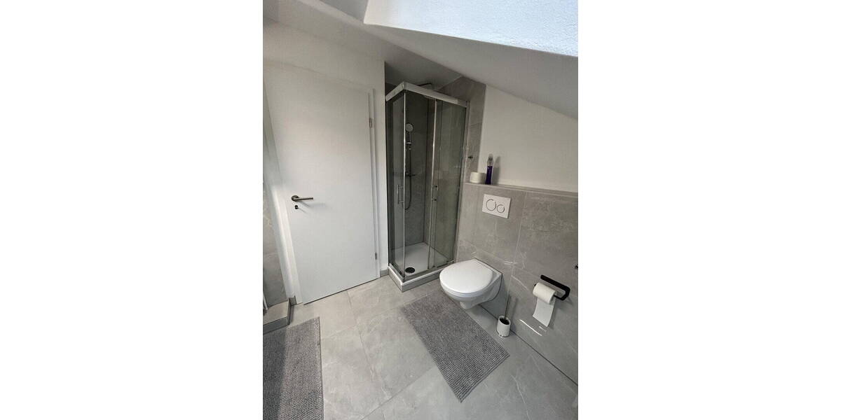 Etagenwohnung Karlsruhe Oststadt - 3 Zimmer, 15 m&sup2;, 450&euro; | Angebot:26791677