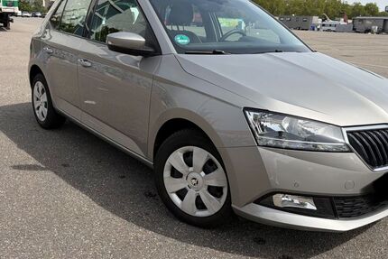 Skoda Fabia 83.912 km 9.990 &euro; Karlsruhe 76137