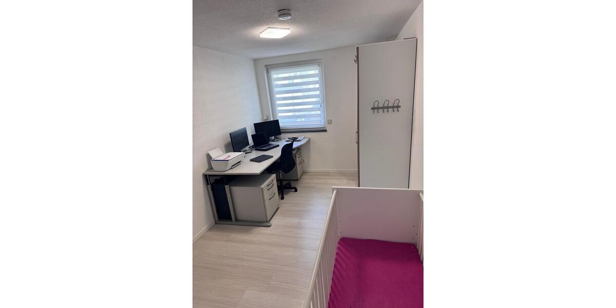 Erdgeschoßwohnung Ditzingen - 3 Zimmer, 80 m&sup2;, 1.100&euro; | Angebot:26415286