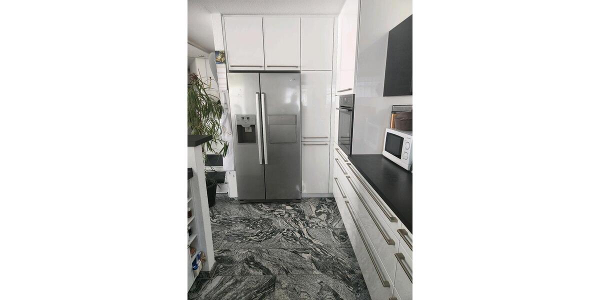 Große 4-Zi-EG-Wohnung mit Terrasse & TG – ruhige Waldrandlage 4 zimmer