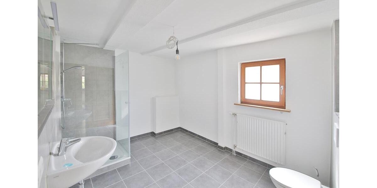 Etagenwohnung Oberderdingen - 2.5 Zimmer, 86 m&sup2;, 890&euro; | Angebot:26348648
