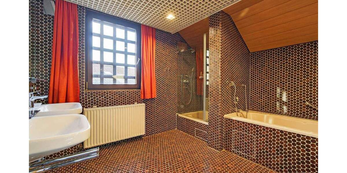 Einfamilienhaus Waldbronn / Etzenrot Etzenrot - 9 Zimmer, 252 m&sup2;, 895.000&euro; | Angebot:25681034