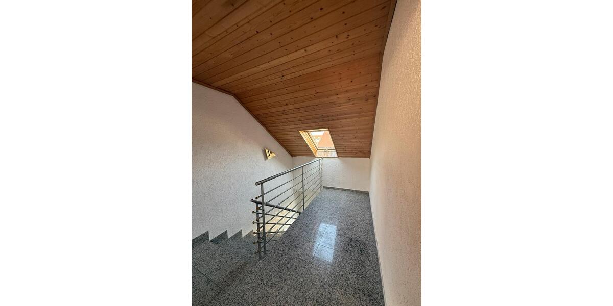 Etagenwohnung Karlsruhe Hagsfeld - 5 Zimmer, 110 m&sup2;, 1.500&euro; | Angebot:26161281