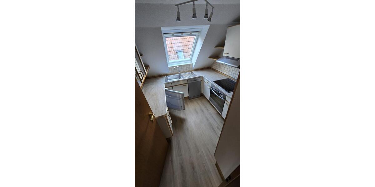 Dachgeschoßwohnung Weil der Stadt - 3 Zimmer, 77 m&sup2;, 750&euro; | Angebot:25802931