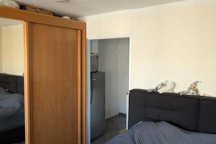 Modernes 1-Zimmer-Apartment mit Balkon, Aufzug & Keller zimmer