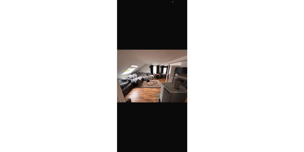 Dachgeschoßwohnung Straubenhardt - 2.5 Zimmer, 69 m&sup2;, 720&euro; | Angebot:26232799
