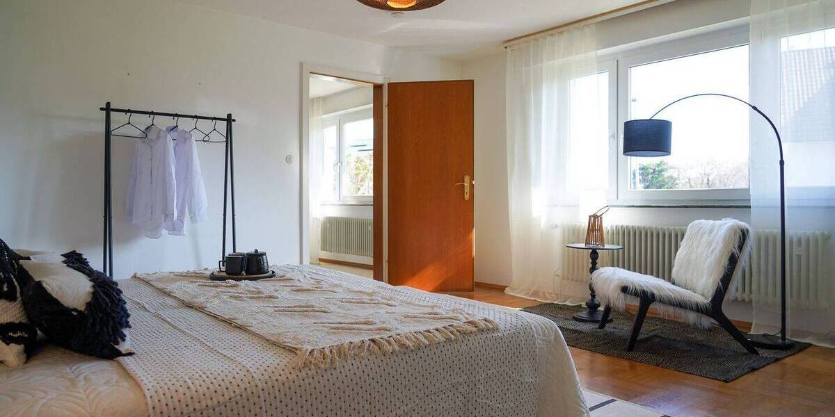 Mehrfamilienhaus, Wohnhaus Engelsbrand Grunbach - 7 Zimmer, 212 m&sup2;, 445.000&euro; | Angebot:25909412