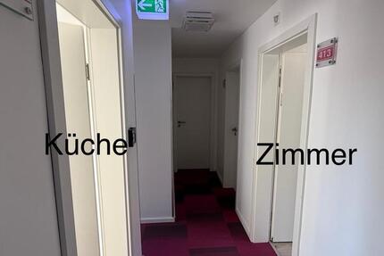 1,5-Zimmer Wohnung mit eigenem Bad, Küche und Klima zimmer