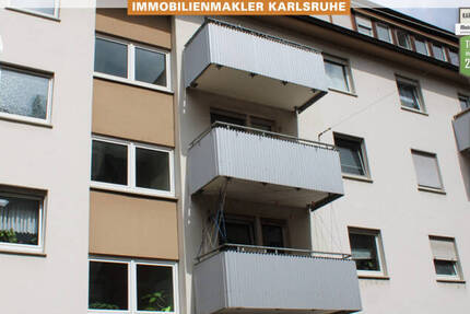 WOHNKOMFORT: Teilmöblierte 2-Zimmerwohnung mit Einbauküche und Balkon in Durlach
