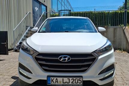 Hyundai TUCSON 90.800 km 11.700 &euro; Karlsruhe 76227