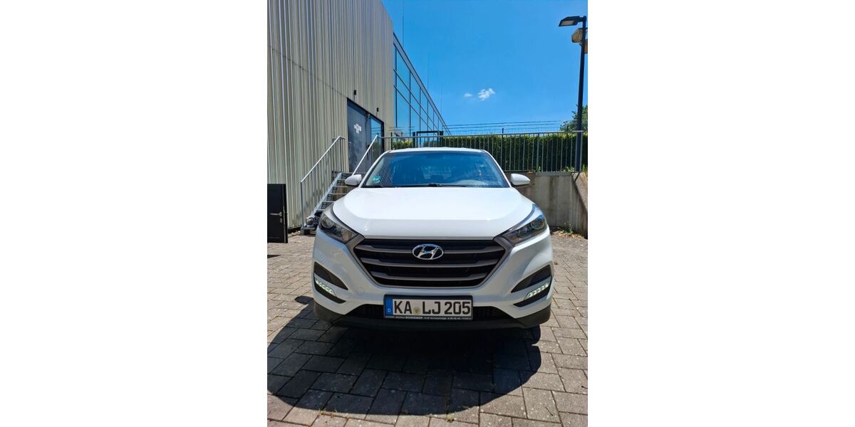 Hyundai TUCSON 90.800 km 11.700 &euro; Karlsruhe 76227