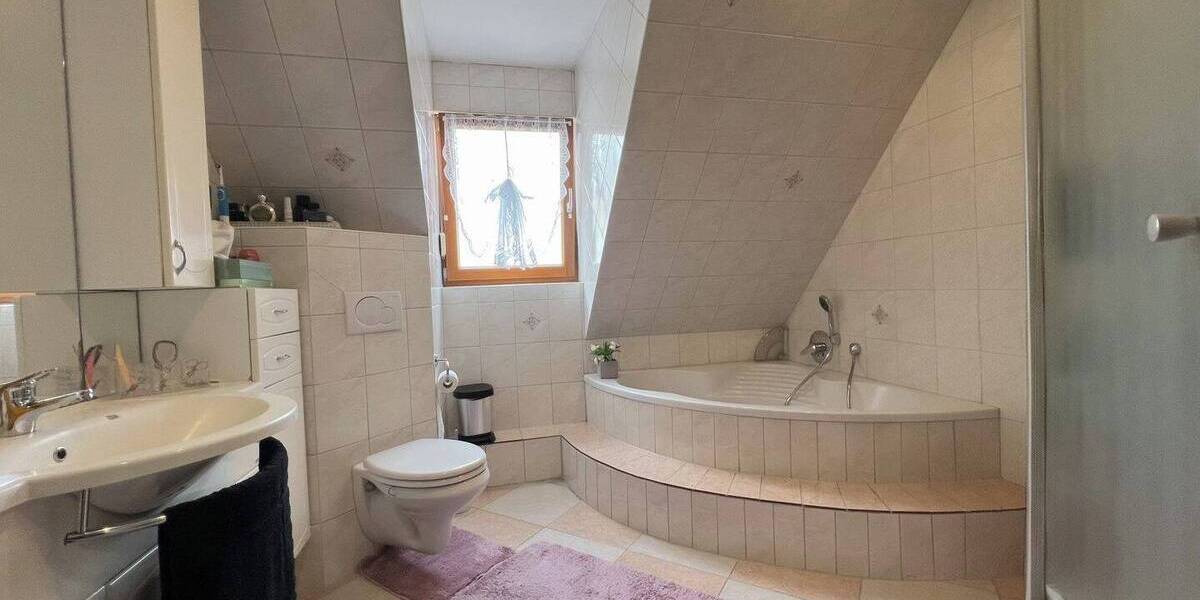 Einfamilienhaus Bruchsal Helmsheim - 7 Zimmer, 153 m&sup2;, 599.000&euro; | Angebot:25745787