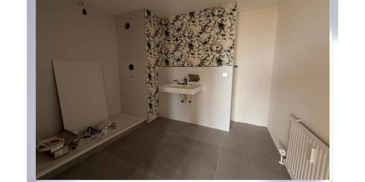 Renovierte 3-Zimmer Etagenwohnung (4.OG) mit Stellplatz in Heimerdingen 3 zimmer