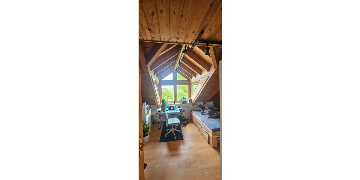 Dachgeschoßwohnung Ettlingen - 4.5 Zimmer, 104 m&sup2;, 365.000&euro; | Angebot:26858225