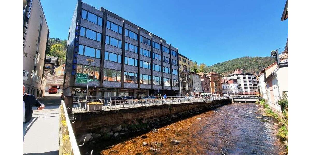 Etagenwohnung Bad Wildbad - 3 Zimmer, 104 m&sup2;, 175.000&euro; | Angebot:25780875