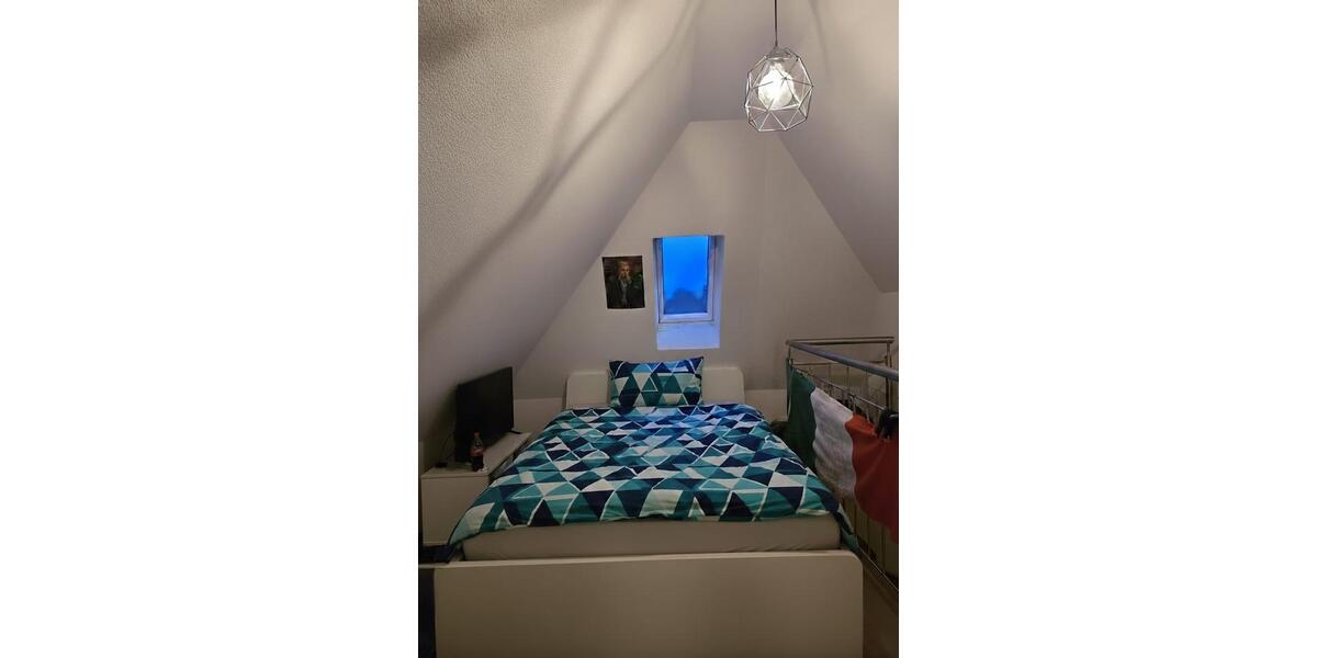 Dachgeschoßwohnung Weingarten (Baden) - 4 Zimmer, 85 m&sup2;, 990&euro; | Angebot:26531657