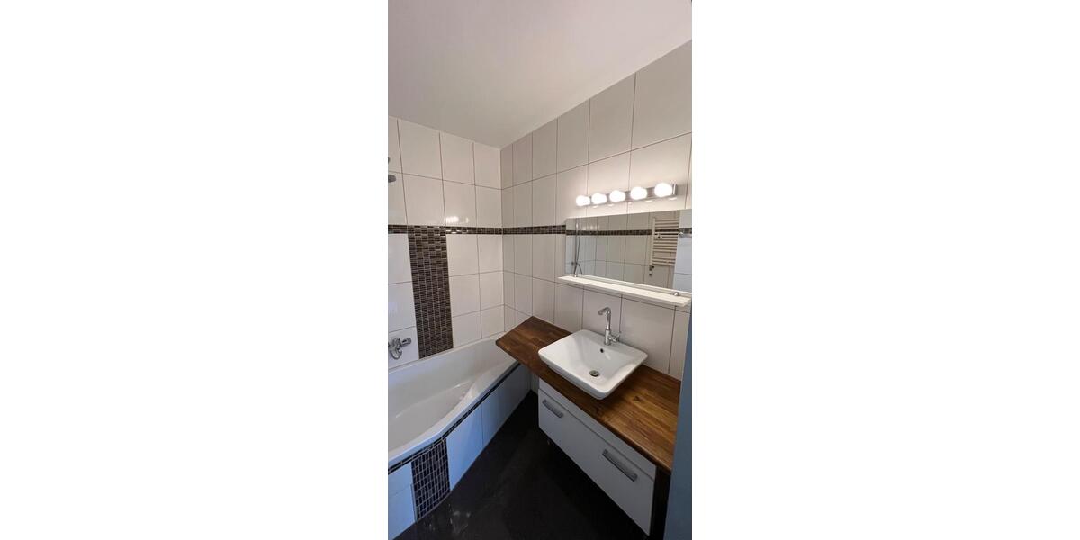 Charmante, sonnige 3-Zimmer-Wohnung mit Garage, Garten, Pergola 3 zimmer