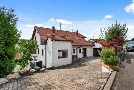 Wohnen mit Weitblick: Doppelhaushälfte in traumhafter Hanglage von Simmozheim 6 zimmer