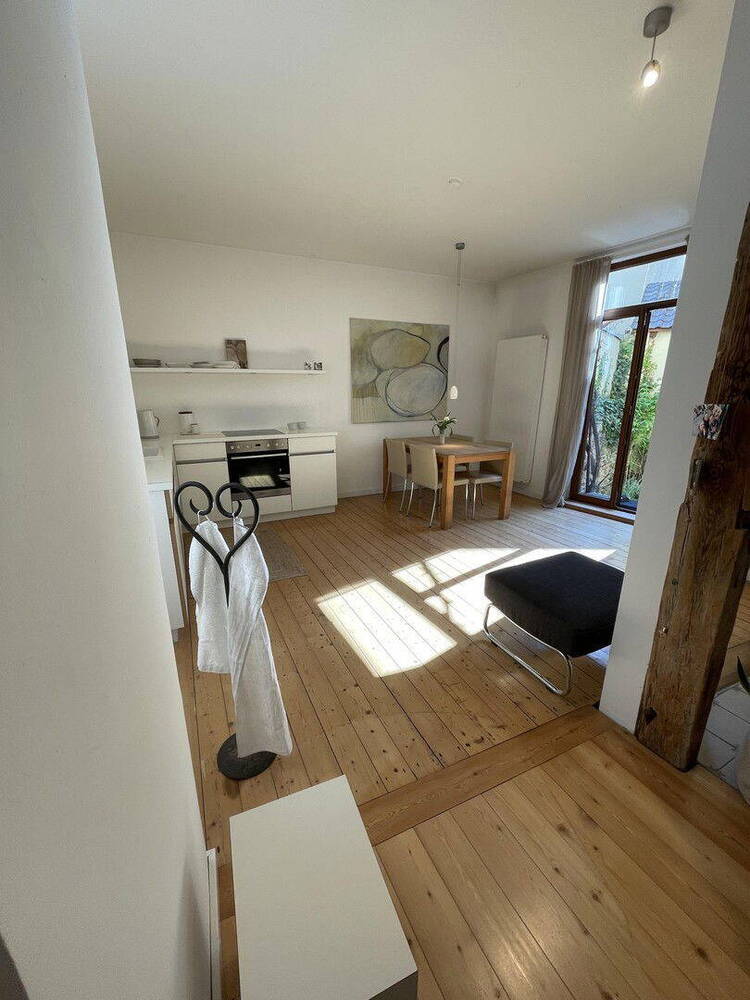 EINZIEHEN UND WOHLFÜHLEN - UNIKATES HINTERHAUS-WOHNREFUGIUM IM HERZEN DER DURLACHER ALTSTADT...
