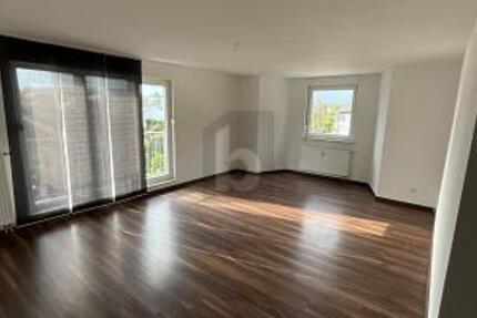 HELLES ZUHAUSE MIT BALKON UND GARAGE
