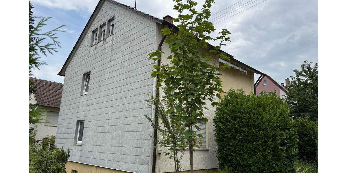 Freistehendes Mehrgenerationen-Familienhaus für Selbstnutzer, Handwerker mit Garage und Garten 8 zimmer