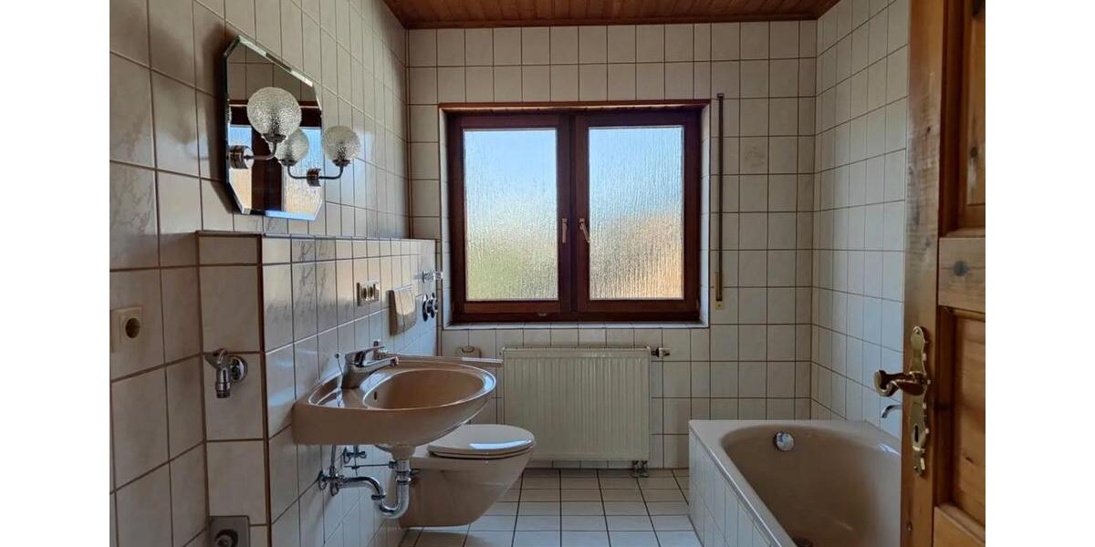 Dachgeschoßwohnung Karlsruhe Grötzingen - 3.5 Zimmer, 100 m&sup2;, 1.679&euro; | Angebot:26429155