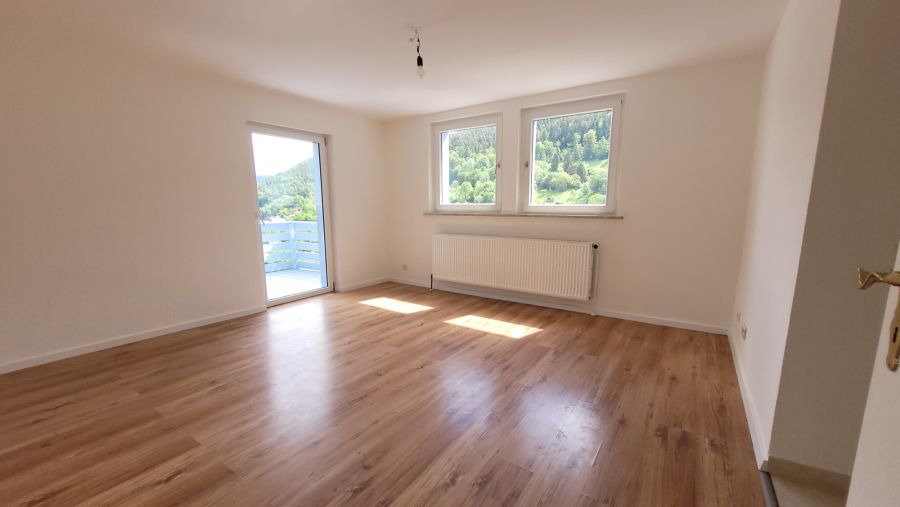 Frisch renovierte 2-Zi.-Altbau-Wohnung in schöner, zentrumsnaher Aussichtslage (Mietdauer: min 4 Jahre) - 2- Bad Wildbad | Angebot:26979822