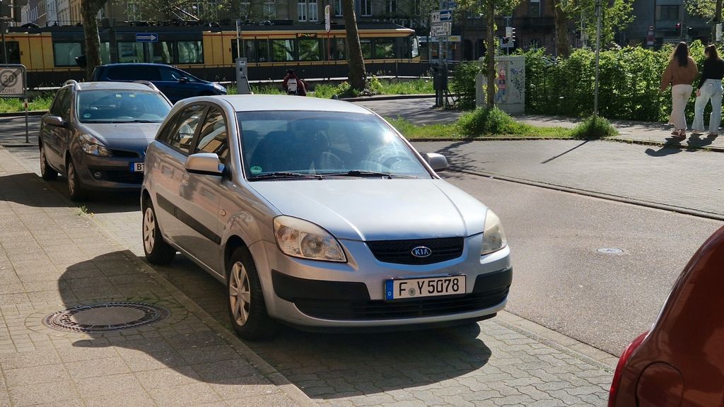 Kia Rio 245.000 km 600 &euro; Karlsruhe 76135