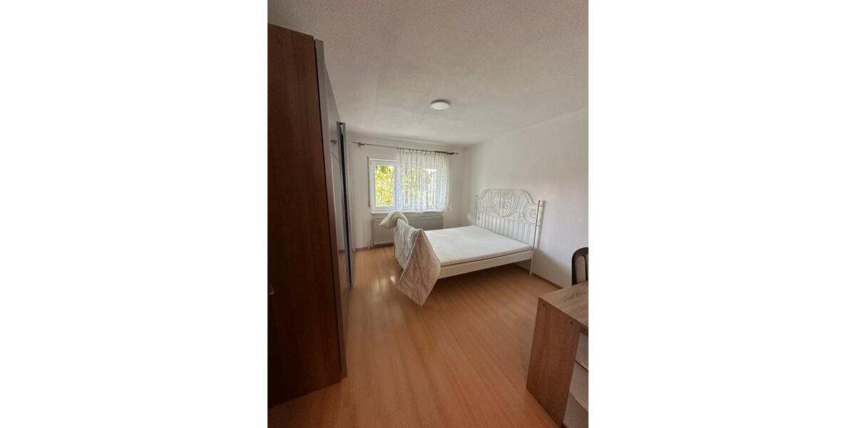 Wohnung vollmöbliert mit Balkon, Top Lage, Autobahnnah 2 zimmer