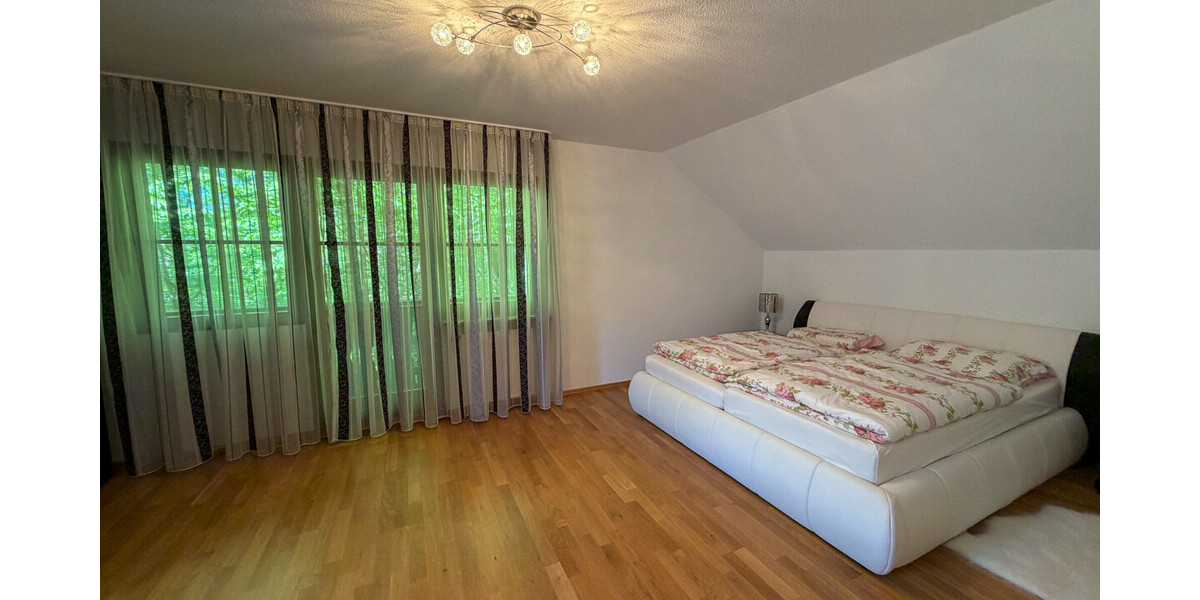 Stadt Villa mit riesigem Garten und Traum Aussicht - Zweifamilienhaus Bad Wildbad Wildbad | Angebot:27371116