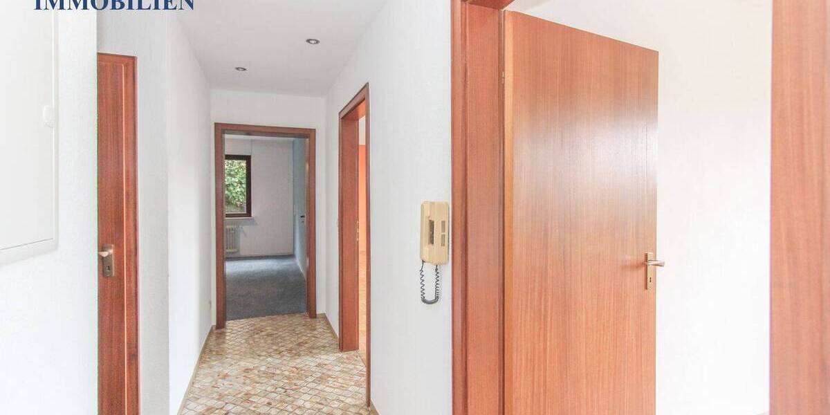 3-Zimmer-Wohnung mit EBK, neuem Bad und Garagenstellplatz 3 zimmer