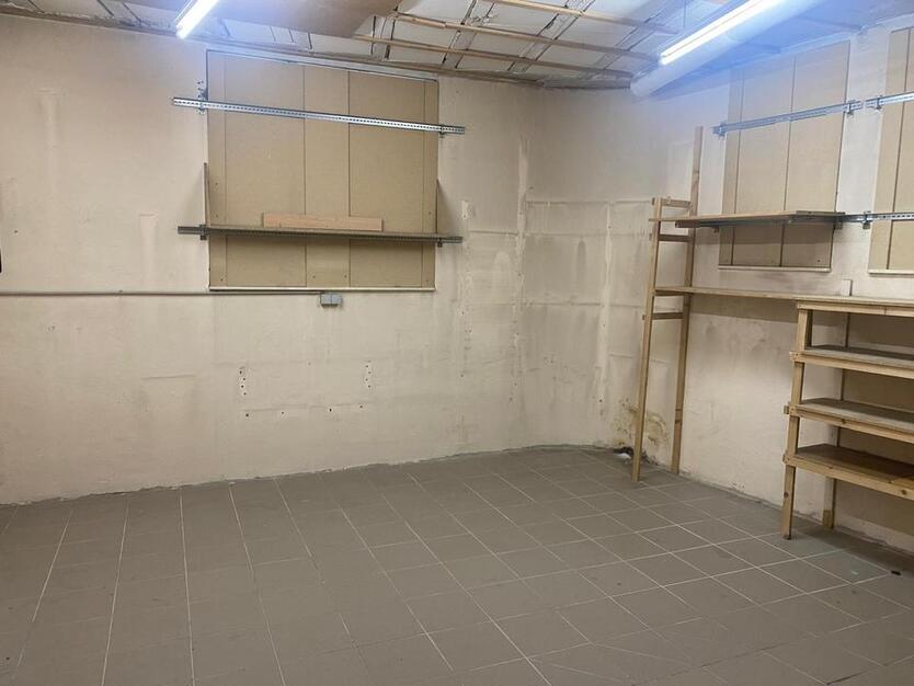 privaten Lagerraum mieten in Pforzheim – 22 m², zentral, mit Strom & Regalen